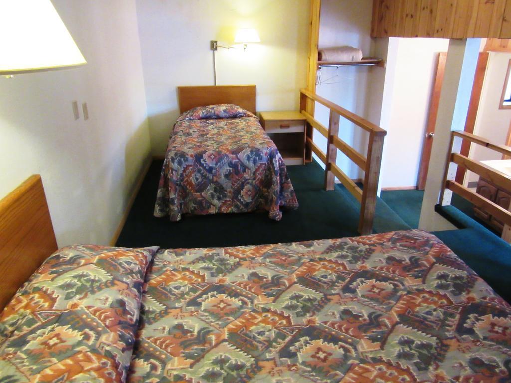 ווסט ילוסטון Travelers Lodge חדר תמונה