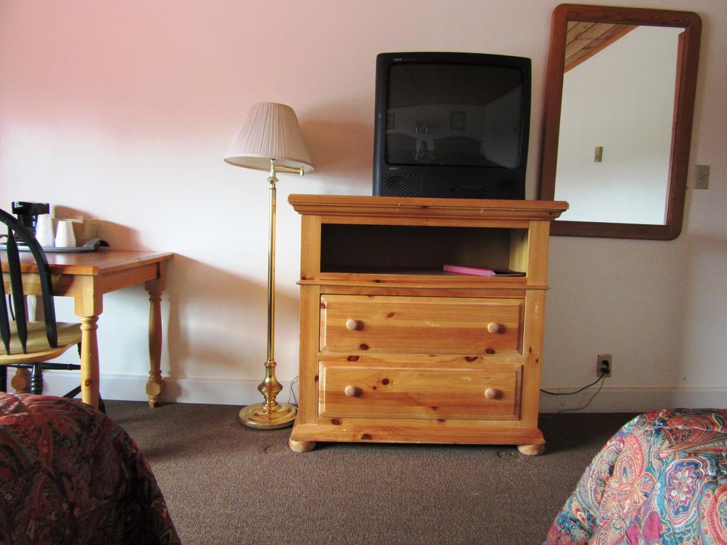ווסט ילוסטון Travelers Lodge חדר תמונה
