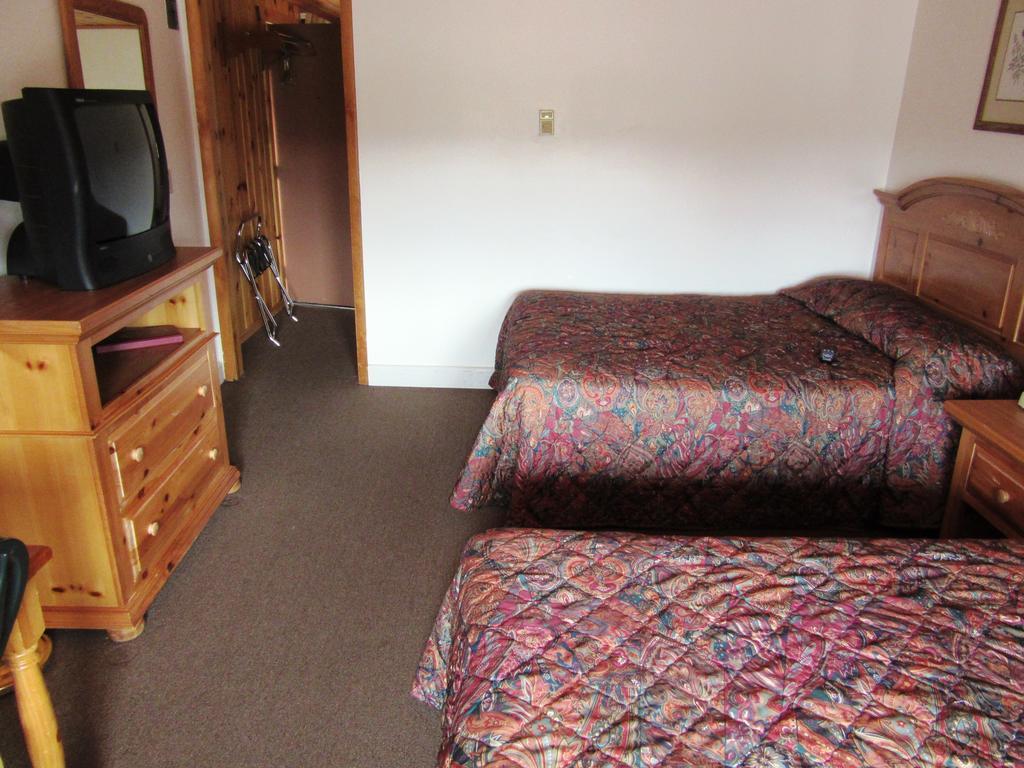 ווסט ילוסטון Travelers Lodge חדר תמונה