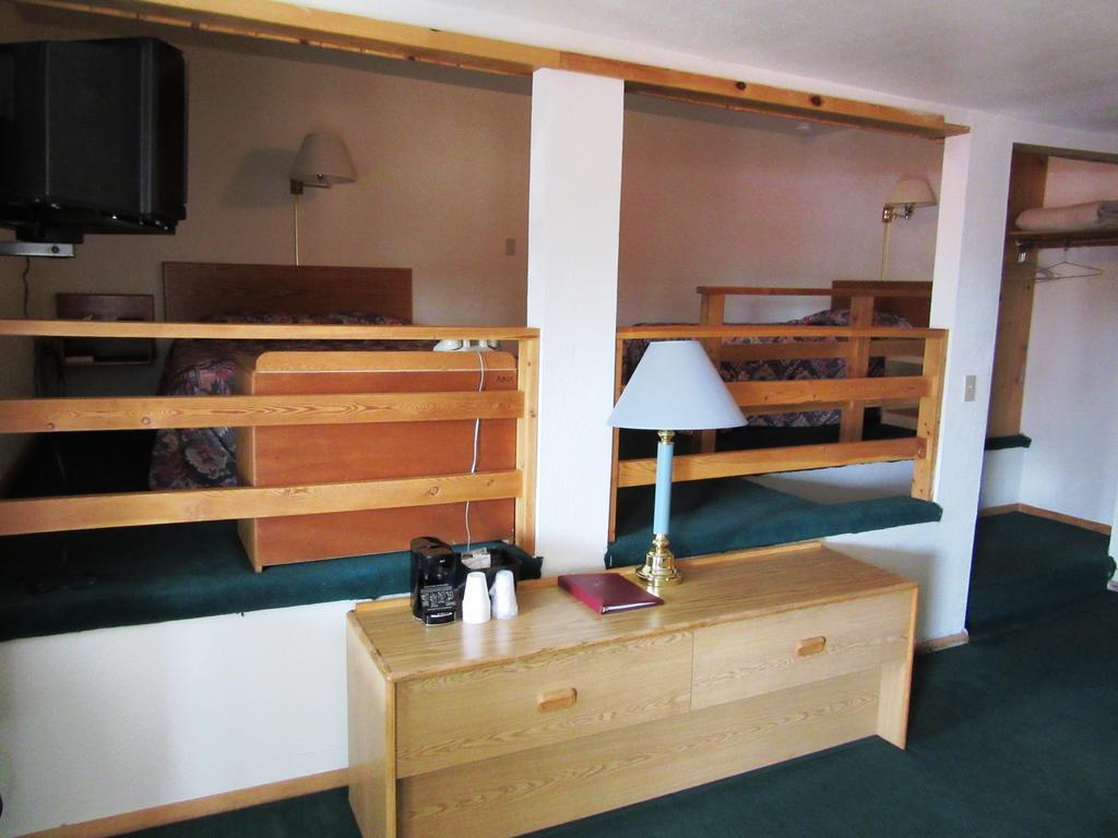 ווסט ילוסטון Travelers Lodge חדר תמונה